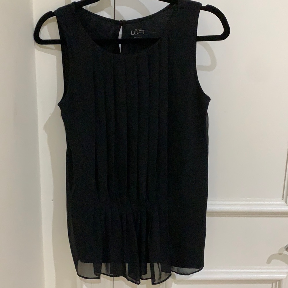 Ann Taylor loft black pleated tank top XS
